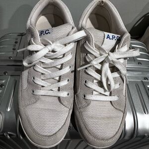 A.P.C. Off-White Casual Sneakers